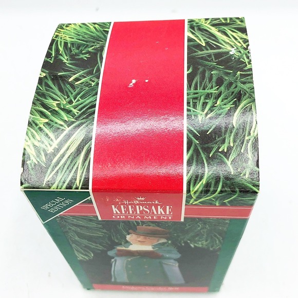 Dickens Caroler Bell Mr Ashbourne 1990 Hallmark Ornament - Picture 4 of 4